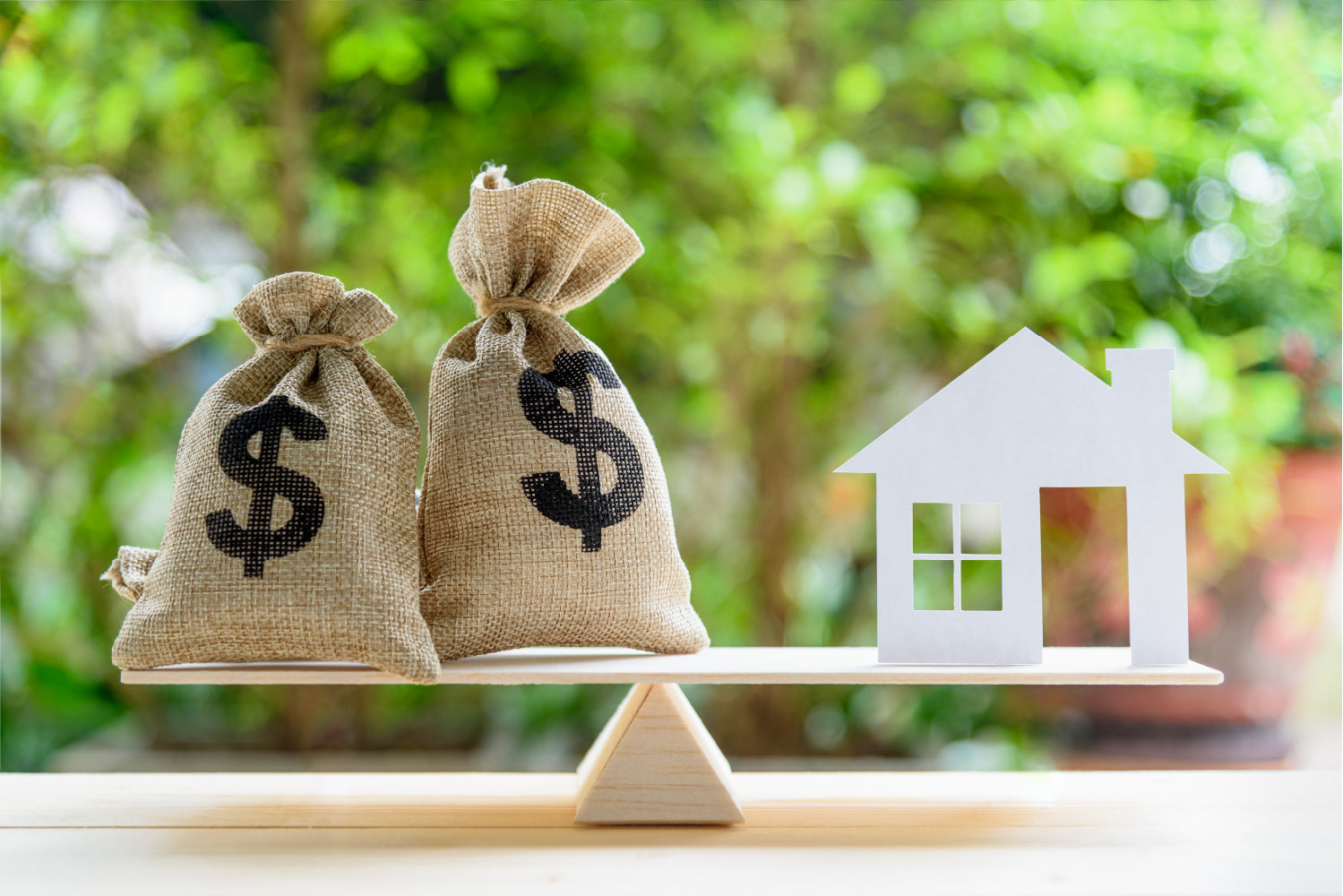 8 Ways to Save on Homeowners Insurance